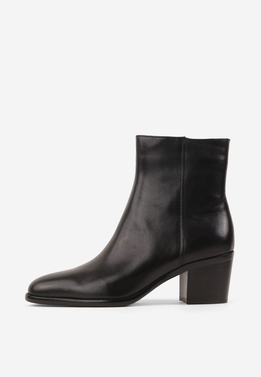 Ботильоны из натуральной кожи черные